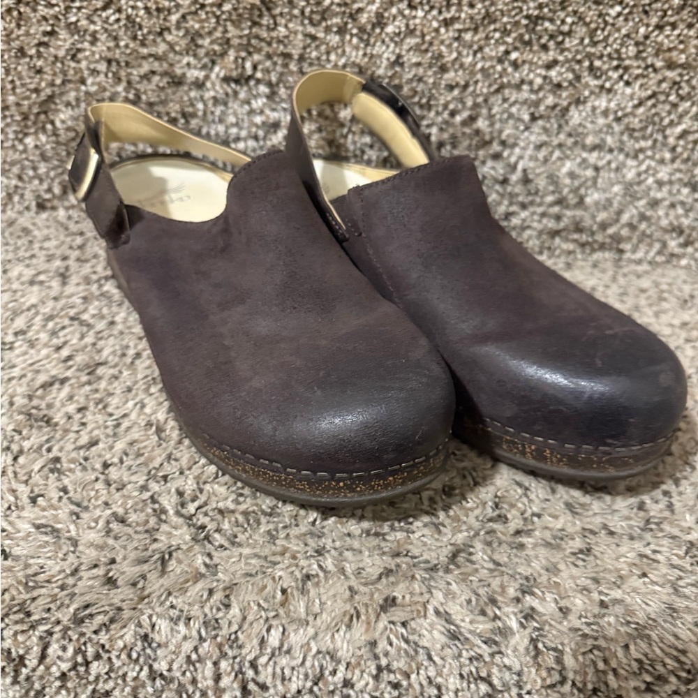 Woman's Clogs Dansko Merrin Mule 38